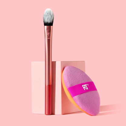 Real Techniques Matte & Merry Ultimate Blending 4 Piece Holiday Gift Set, Foundation Makeup Sponge, Dual-Sided Powder Puff, & 2 Makeup Brushes, Kitten Paw Brush, Stocking Stuffer, Limited Edition