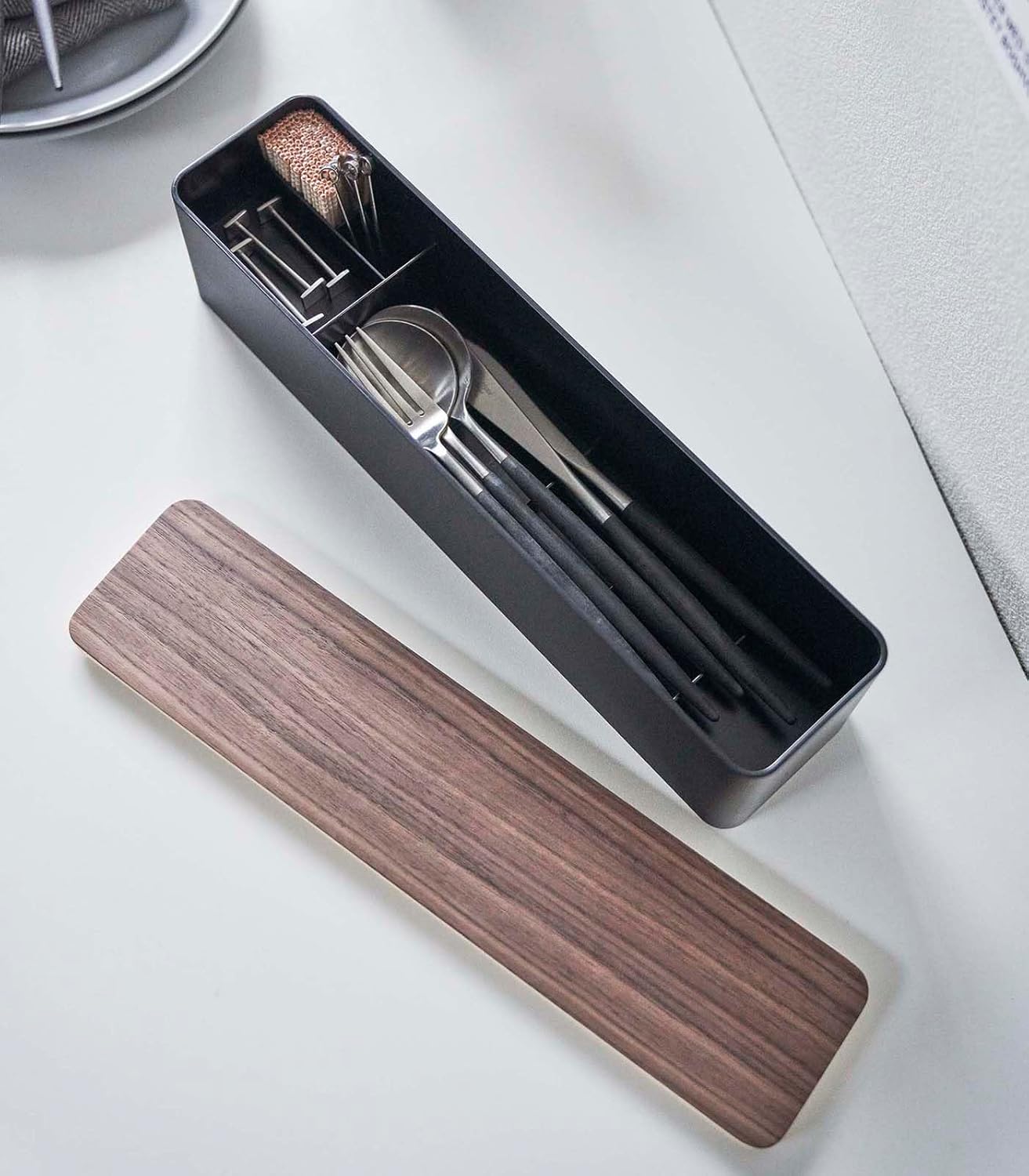 Yamazaki Home Rin Utensil Case - Knife Fork Spoon Silverware Holder with Divider, Portable for Kitchen Counter, Silver