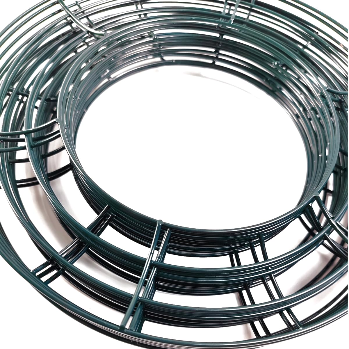 TIHOOD 3PCS 10” Wire Wreath Frames Green Christmas Metal Round Wreath Form Wire Frames for Floral Arrangements Craft DIY Thanksgiving Autumn Christmas Wreath Supplies