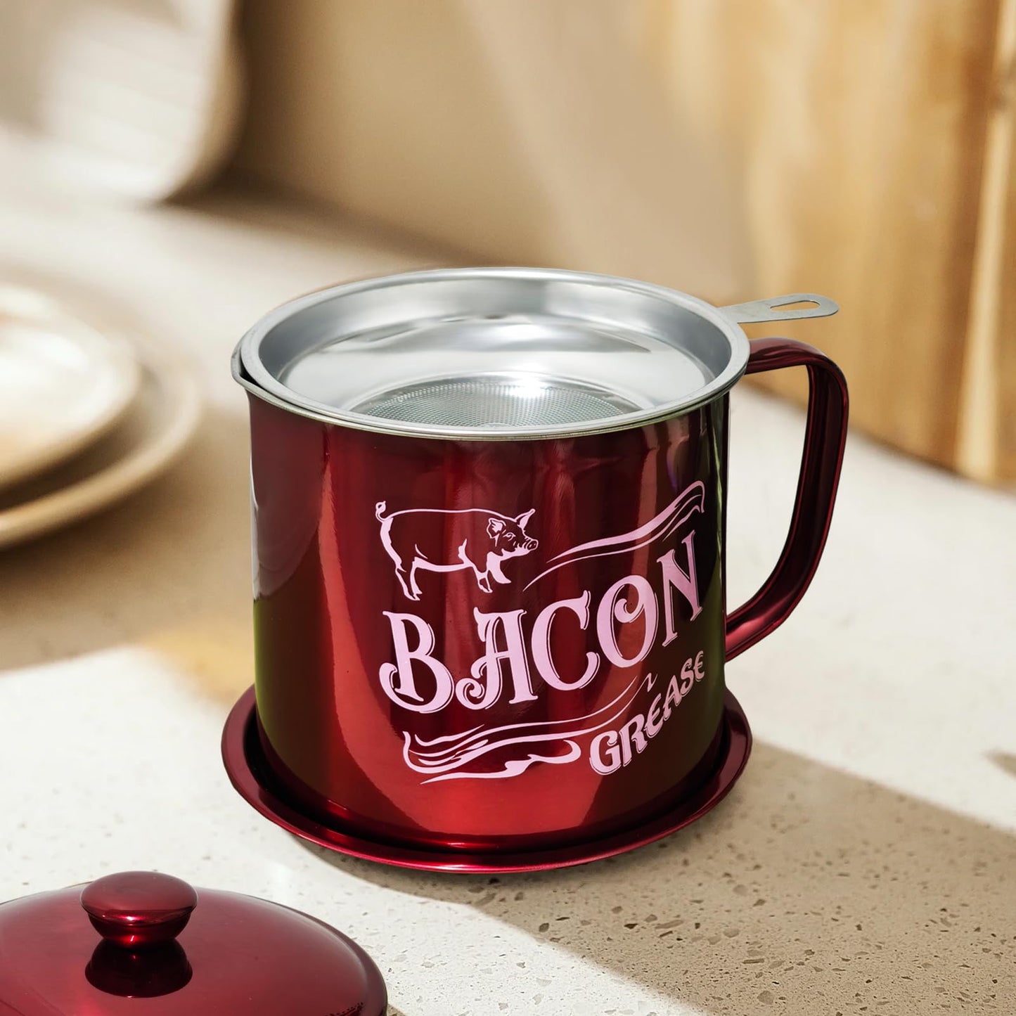 QMET 1.3L Bacon Grease Saver Container with Fine Mesh Strainer,Stainless Steel Oil Keeper Can for Bacon,46oz Large Rustic Farmhouse Fat Container, Keeper, Recipes, Dishwasher Safe (Red)