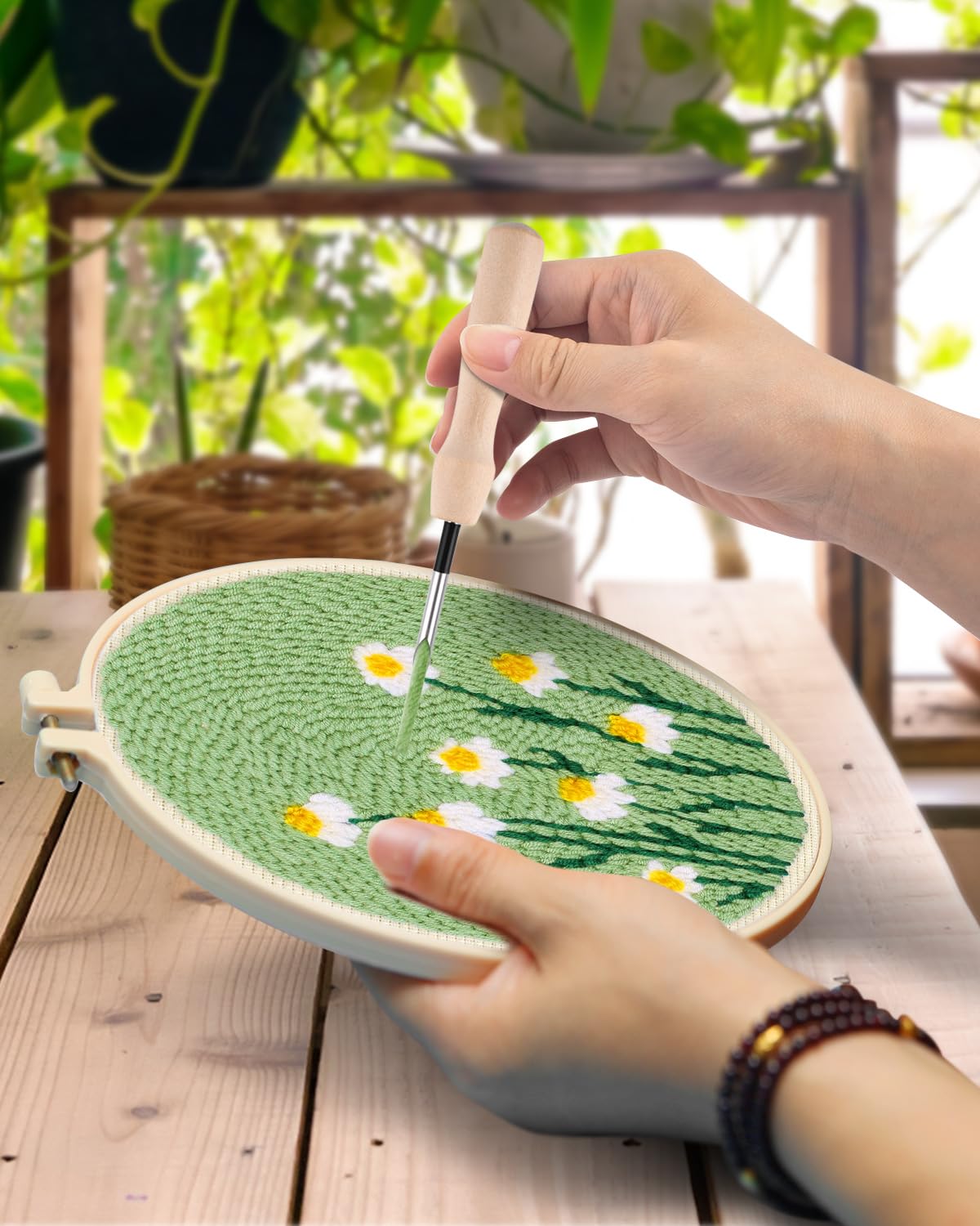 TINDTOP Punch Needle Kit, Daisy Punch Embroidery Kits for Adults Beginner, Tool with Punch Needle Fabric, Hoops, Yarns and Sewing Needles