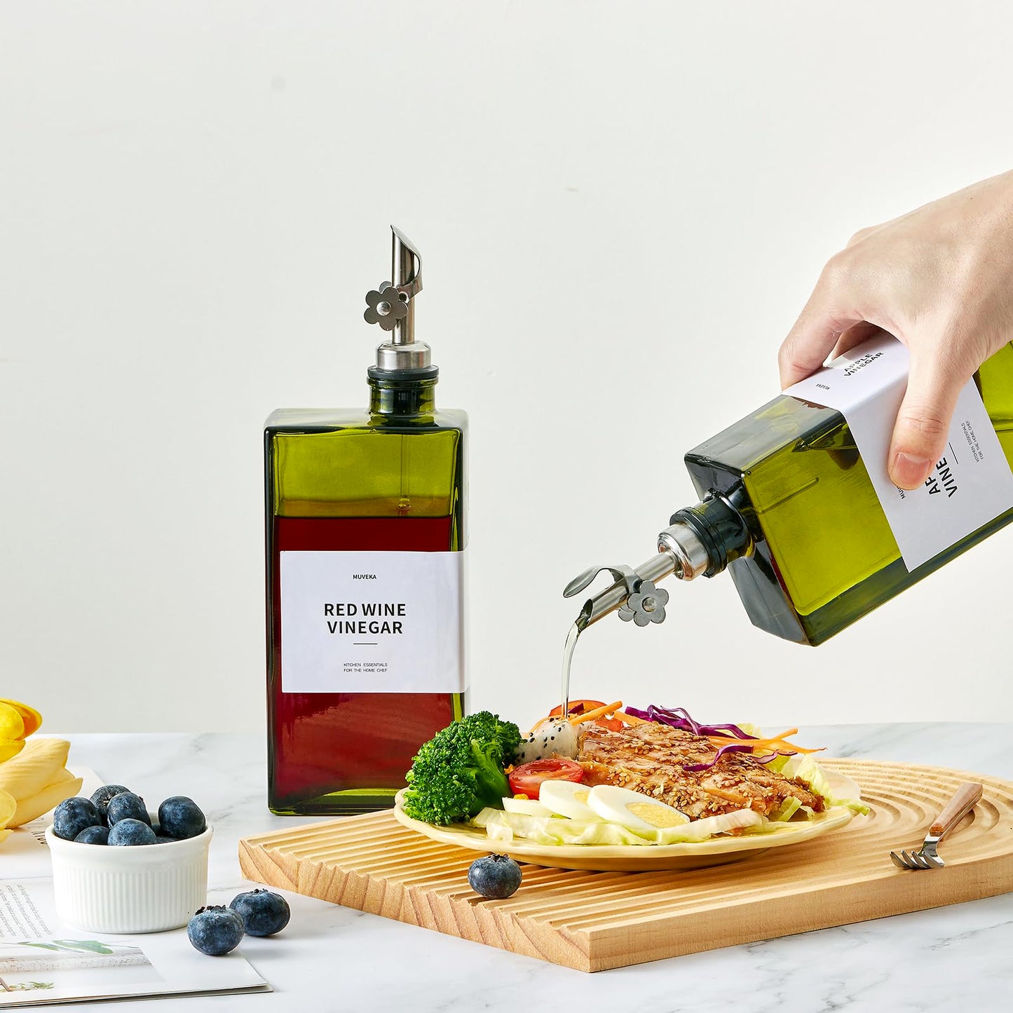 MUVEKA Olive Oil Dispenser Bottle for Kitchen, 16.9oz /500ml Cooking Vinegar Dispenser Bottle Set, Glass Sauce Container, Labels, Brush, Funnel, Stoppers, Green for Oil, Wine