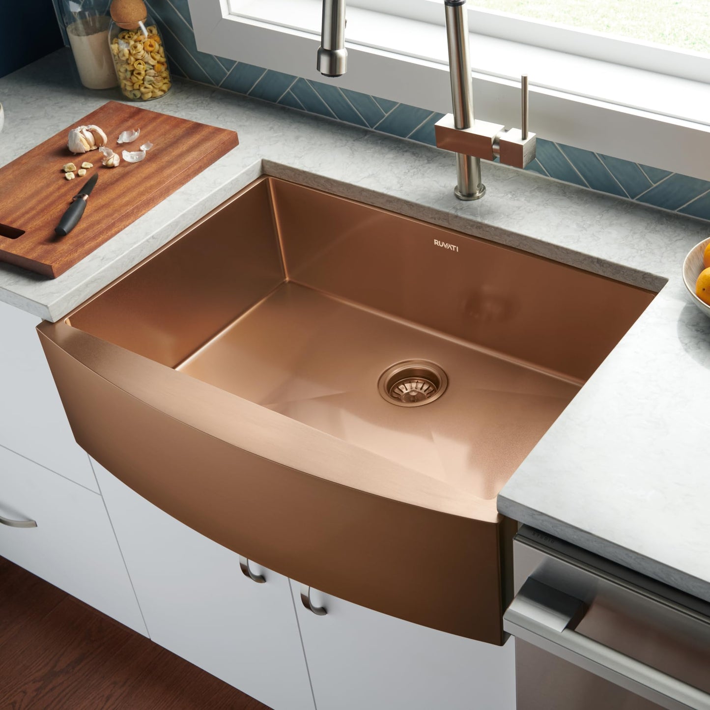 Ruvati Copper Tone 33-inch Apron-Front Farmhouse Kitchen Sink - Matte Bronze Stainless Steel Single Bowl - RVH9733CP