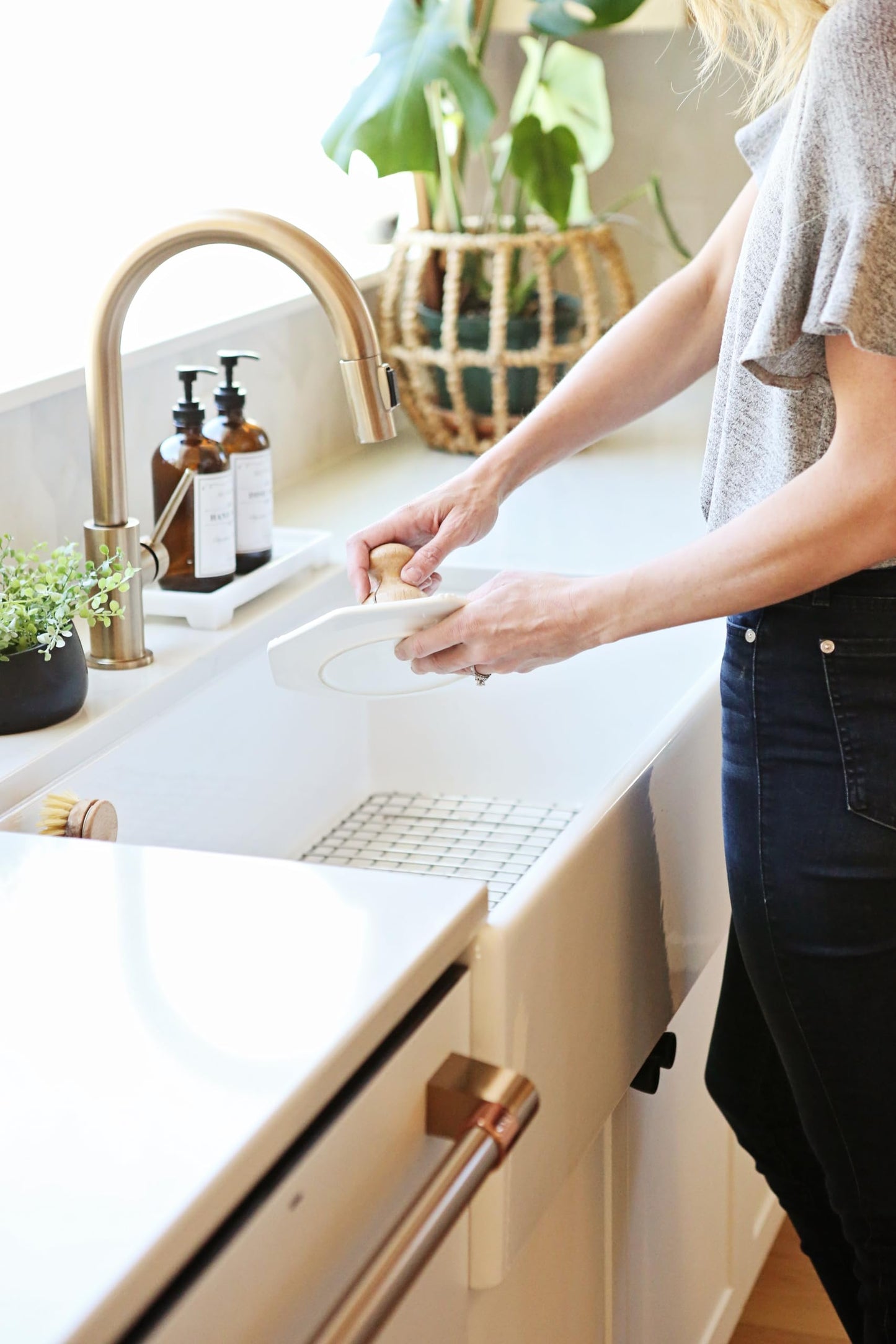 Sinkology Austen 30 Inch Farmhouse Sink Matte Black Fireclay Apron Front Single Bowl – Deep Basin, Undermount, Fits 33 Inch Cabinet