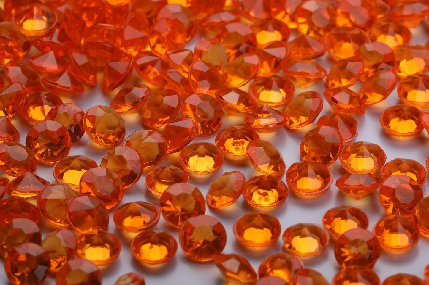 10000 pcs/Pack Wedding Table Scatter Confetti Crystals, Acrylic Diamonds, 4.5 mm Rhinestones for Wedding Decorations