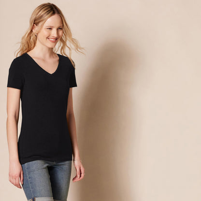 Amazon Essentials Women's Regular-Fit Short-Sleeve V-Neck T-Shirt, Pack of 2, Black/White, X-Small