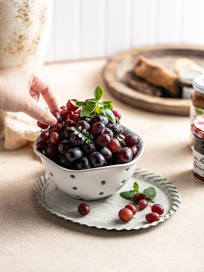 Gomakren Ceramic Berry Basket Set of 2, Rustic Fruit Basket Container 6 Inch, Fruit Bowl with Holes for Kitchen, Berries, Strawberry, Grape, Cherry, Mothers Day Gifts, Floral Shape - Cream White