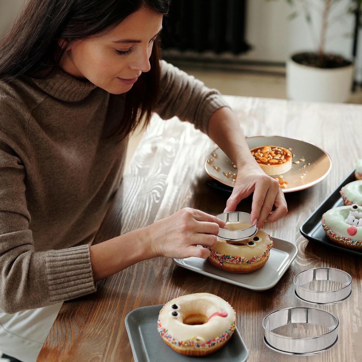 12 Pack 4 Inch Metal English Muffin Rings - Double Rolled Nonstick Pastry Mold with Silicone Brush for Baking