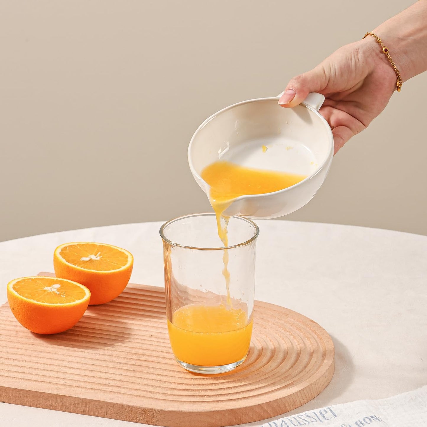 Ceramic Citrus Lemon Orange Juicer Manual Squeezer, Hand Juicer Reamer Rotation Press with 6.8oz Bowl, Strainer Lid, Spout, Handle, Dishwasher Safe, Easy to Clean
