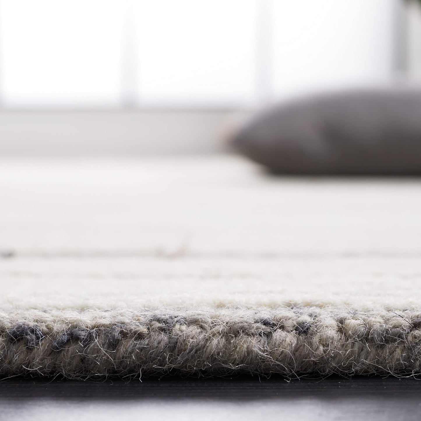 SAFAVIEH Area Rug 8x10 - Metro Collection - Large - Grey & Ivory, Handmade Wool, Modern Design, Ideal for Living Room, Bedroom, Office, Dining Space (MET995F)