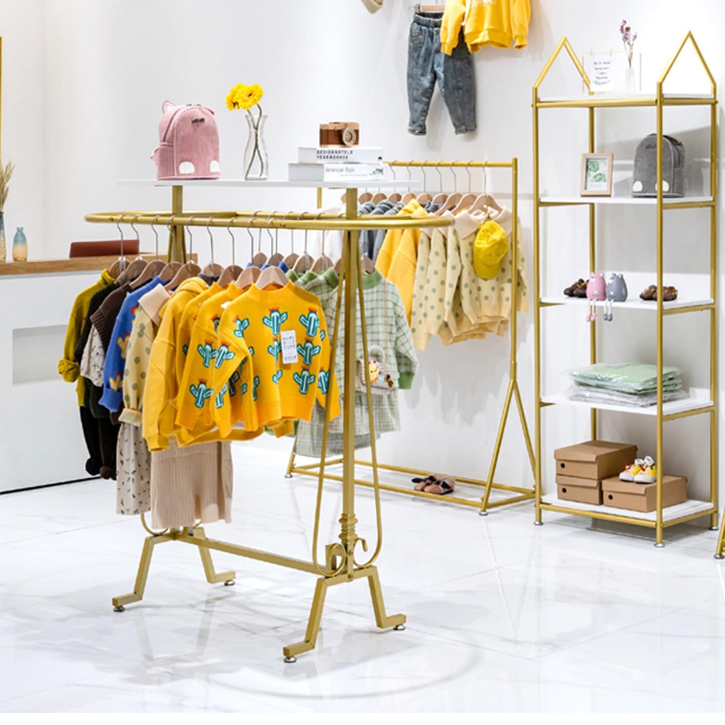 SPTZQURY Round Clothing Rack, Commercial Floor Standing Clothes Hanging Rack, Oval Iron Clothing Hanging Rack, for Bedrooms Hanging Apparel, Boutiques Display, Laundry Room (Gold)