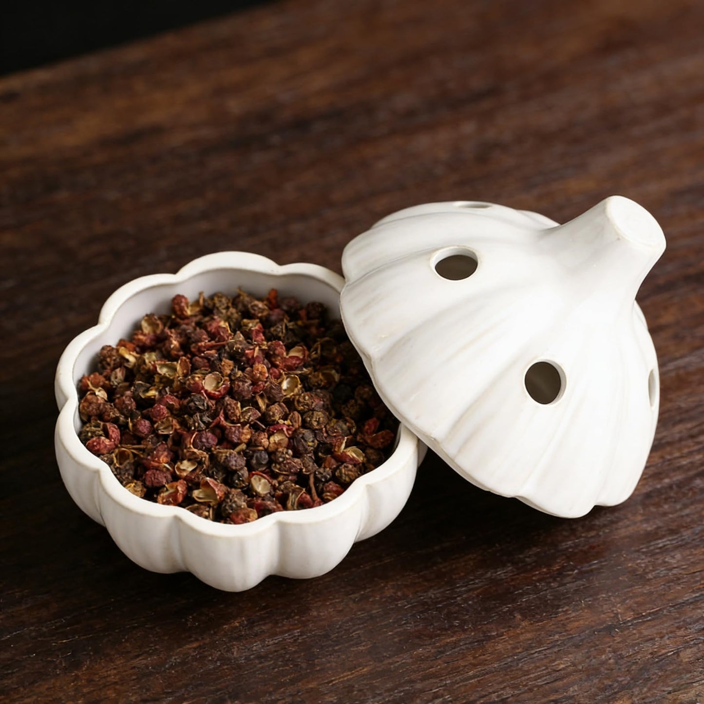 LUOBEIYAOHL ceramic garlic keeper with lid terracotta storage container jar saver holder countertop