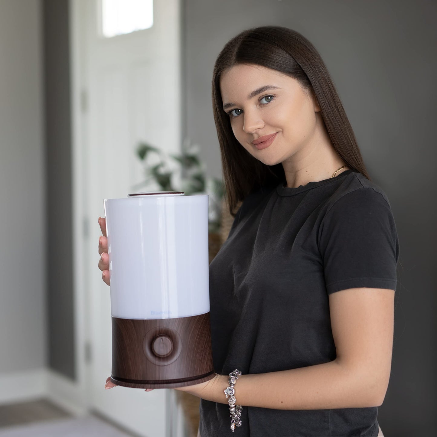 BlueHills Premium 2000 ML XL Large Essential Oil Diffuser Aromatherapy Humidifier for Large Room Home 40 Hour Run Huge Coverage Area 2 Liter Extra Large Capacity Huge Diffuser Wood Grain E005