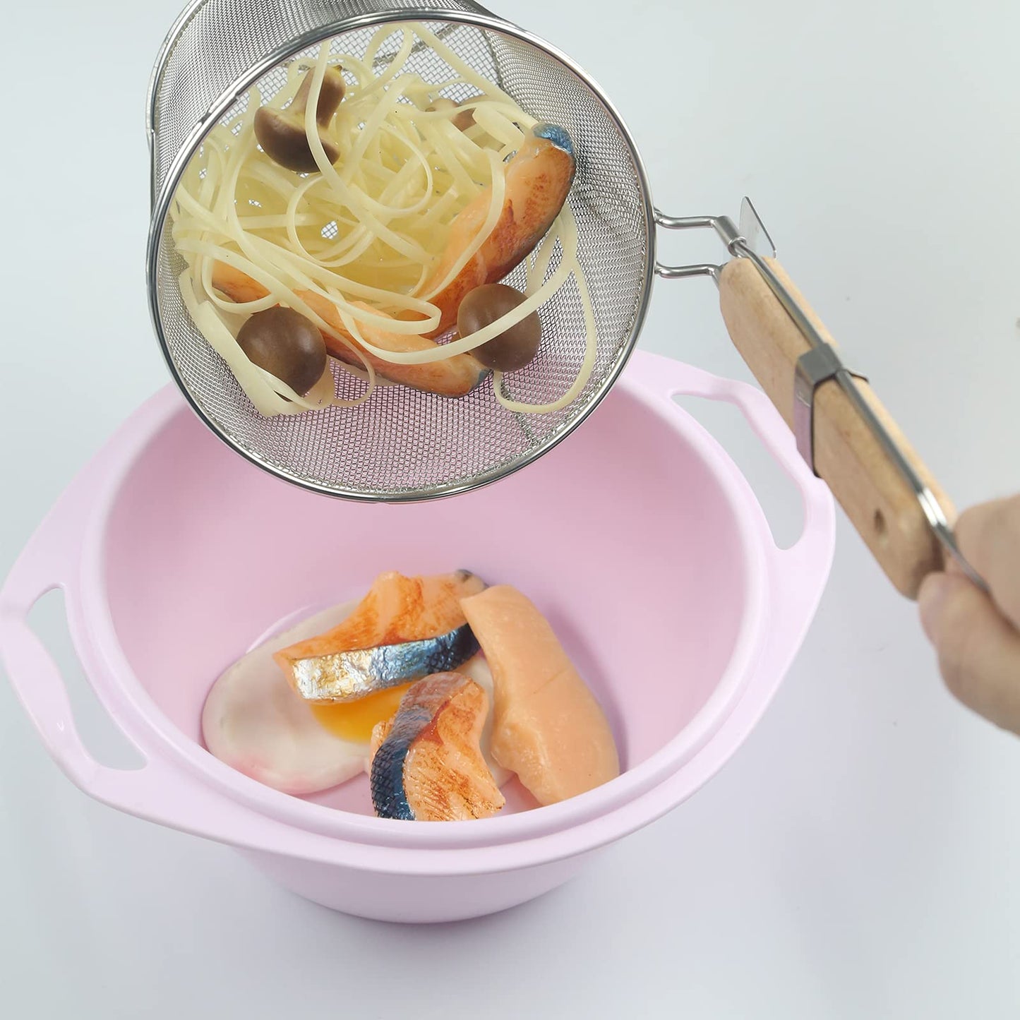 Tenta Kitchen Miracle Noodle Angel Hair Pasta Noodle Blanching Basket, Barilla Thin Spaghetti Pasta Deep Strainer Skimmer with Wooden Handle (5.51Inch/14cm)