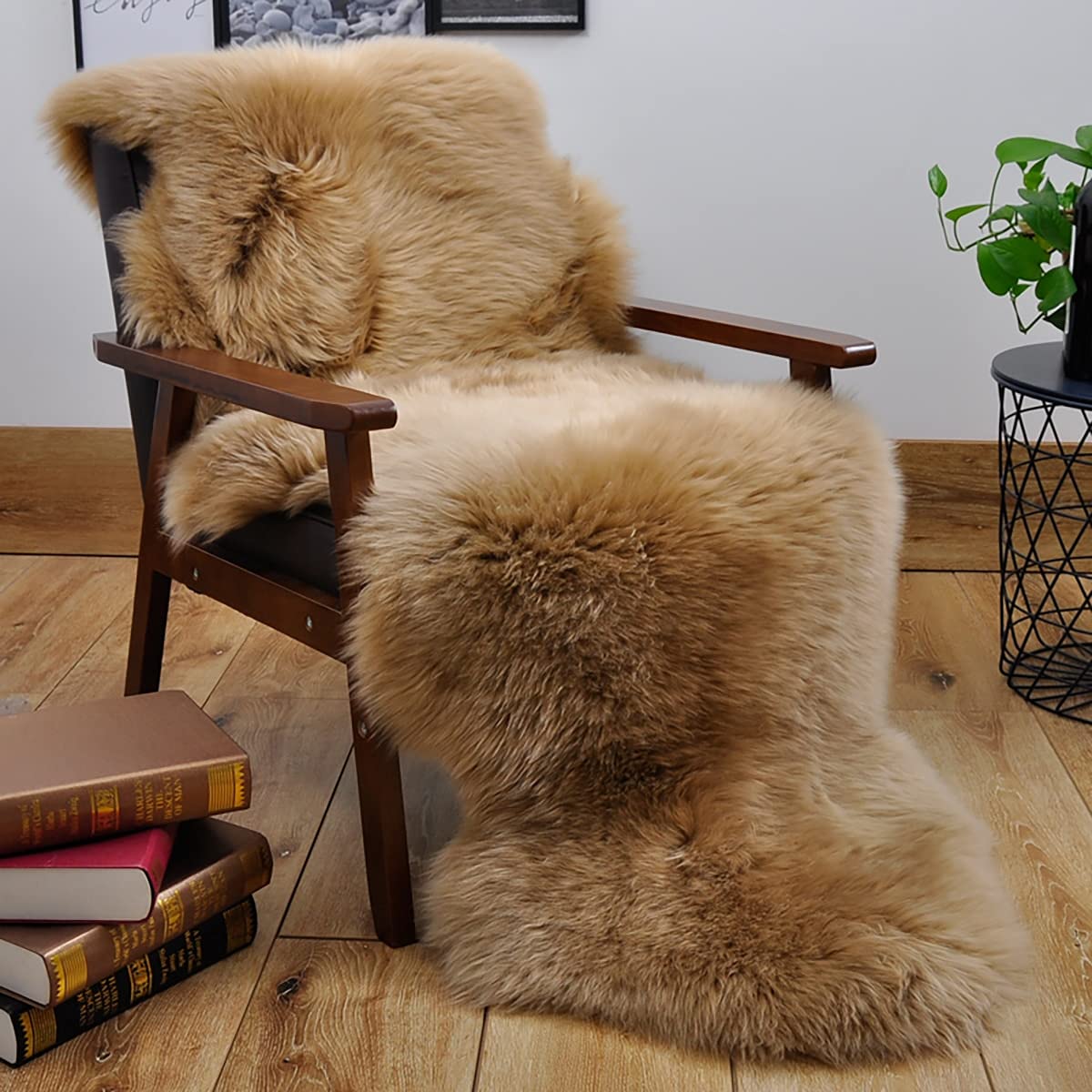HUAHOO Premium Genuine Sheepskin Rug Brown Real Australia Sheepskin Natural Luxury Fluffy Lambskin Fur Area Rug Seat Covers for Kids Bedroom Sofa Chair Cover Pets Dogs Mat Quarto Pelt/4' x 6' Mocha