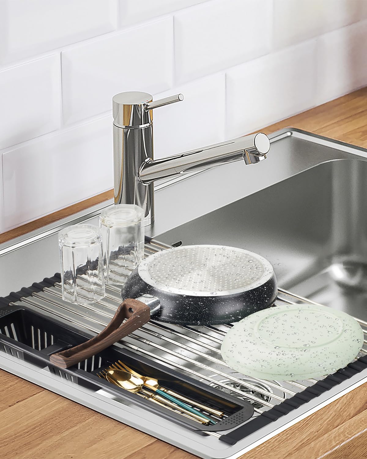 CLNGAI Roll Up Dish Drying Rack,Expandable Over The Sink Dish Drainer,Stainless Steel Kitchen Rolling Sink Rack with Utensil Holder,Length Up to 22.3" (Black)