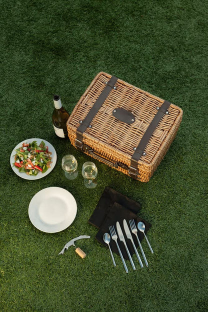 NCAA Wisconsin Badgers Champion Picnic Basket with Deluxe Service for Two