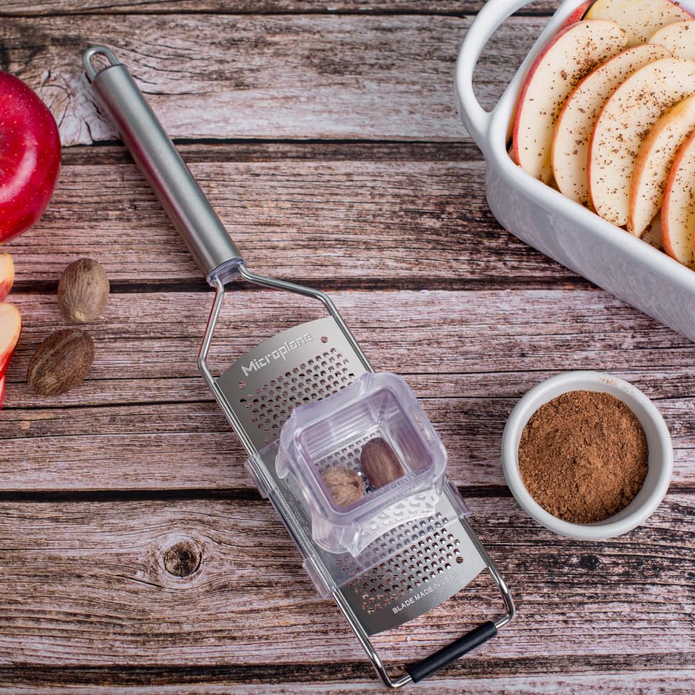 Microplane Professional Series Kitchen Grater new Fine for Hard Cheese, Citrus Fruits, Garlic, Chili, Cinnamon and Nutmeg with Stainless Steel Blades - Made in USA