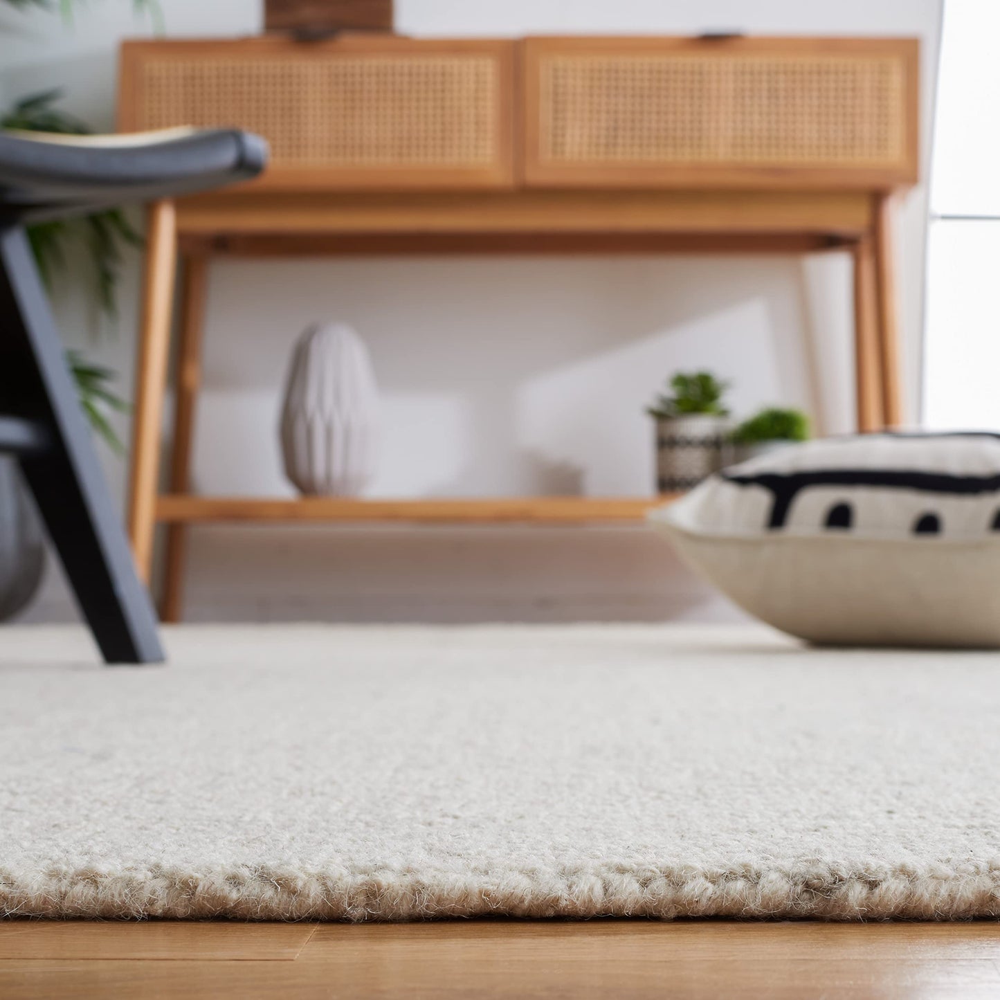 SAFAVIEH Area Rug 8x10 - Micro-Loop Collection - Large - Light Grey & Ivory, Handmade Wool, Ideal for Living Room, Bedroom, Office, Dining Space (MLP537F)