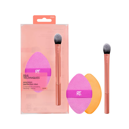 Real Techniques Matte & Merry Ultimate Blending 4 Piece Holiday Gift Set, Foundation Makeup Sponge, Dual-Sided Powder Puff, & 2 Makeup Brushes, Kitten Paw Brush, Stocking Stuffer, Limited Edition