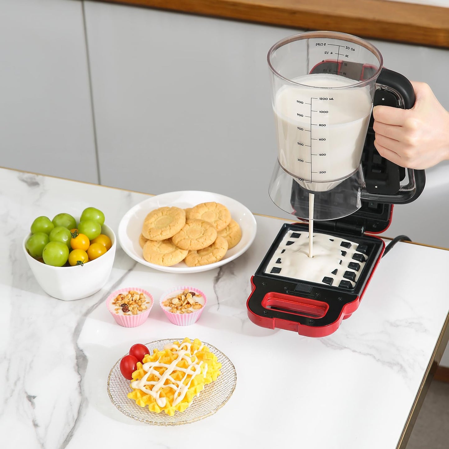 Lavius Pancake Batter Dispenser 5-Cup Batter Pourer for Maker Pancakes, Waffles, Crepes, Muffins, Cupcakes, Easy Squeeze Grip Handle with Proof Nozzle, Precise Baking Tools (Black)