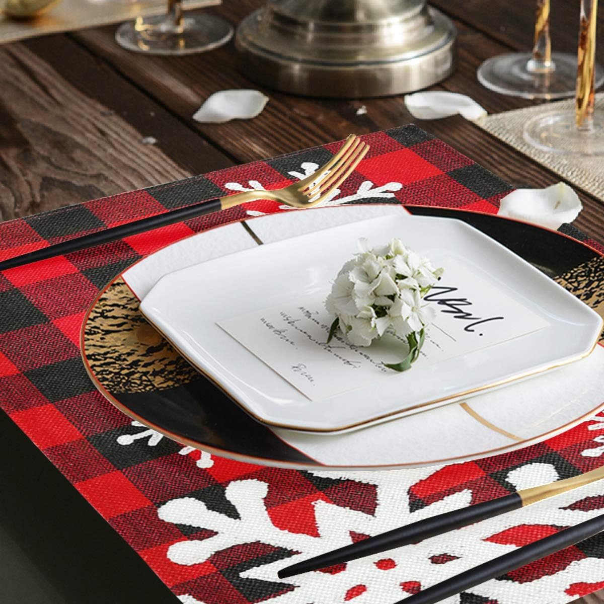 Christmas Red Plaid Snowflake Placemats, Set of 6, Heat-Resistant, Washable Table Mats for Kitchen Dining Decoration