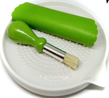 BonCera, Premium Ceramic Garlic Grater Plate 3-Piece Set - White Modern Design and Style - For Garlic, Ginger, Chocolate, and more! - Comes with 6.5" Plate, Peeler, and Brush
