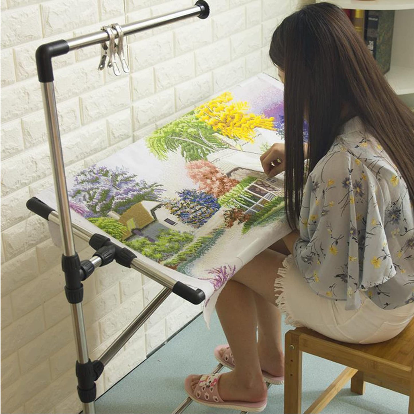 ELUKHT Adjustable Embroidery Stand with Pulley, 360°Rotated Needlework Floor Frame, Standing Embroidery Lap Table, Cross Stitch Craft Stand for Art Craft Sewing Holder