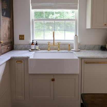 Sinkology Austen 33 Inch Farmhouse Sink White Fireclay Apron Front Single Bowl – Deep Basin, Undermount, Fits 36 Inch Cabinet