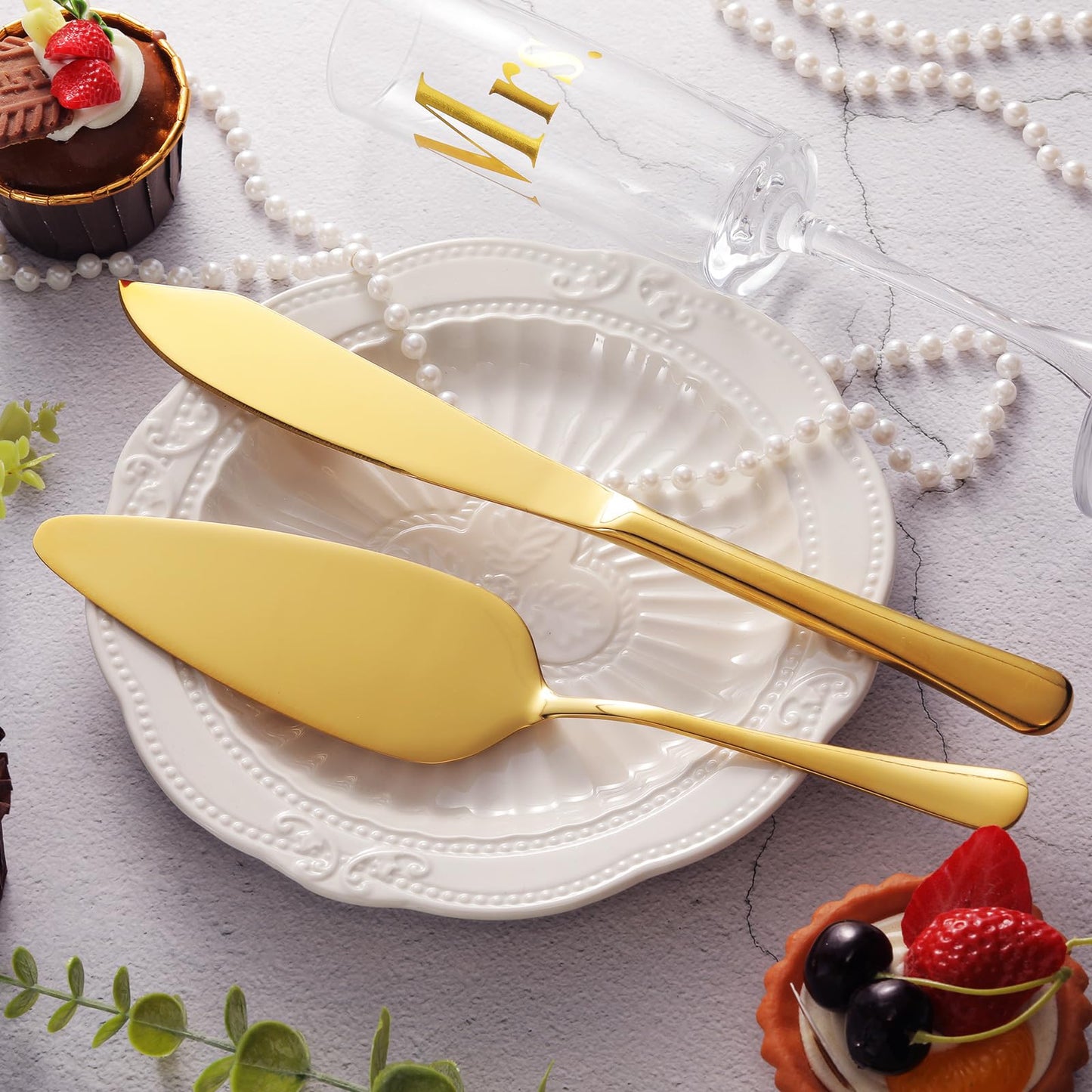 Boao 4 Pieces Wedding Toasting Flutes and Cake Server Set Wedding Reception Supplies Champagne Glasses Cake Knife Pie Server (Gold,Elegant)