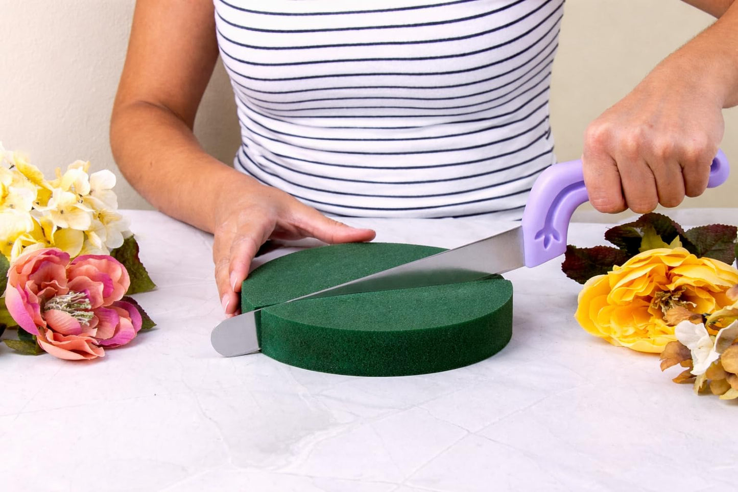 FLOFARE Pack of 6 Floral Foam Round Blocks for Flower Arrangements, Green Florist Flower Foam for Fresh & Artificial Flowers, 6.5" Wedding & Party Décor