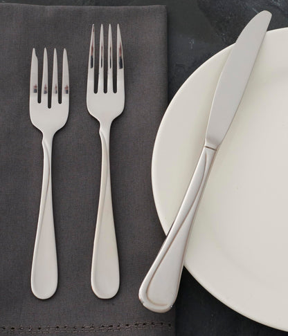 Oneida Silverware Set, Flight Everyday Flatware 6-Piece Dinner Fork Set, Service For 6, 18/0 Stainless Steel Dinner Forks, Rust Resistant, Dishwasher Safe, Home & Kitchen Utensils (Silver 6 Piece)