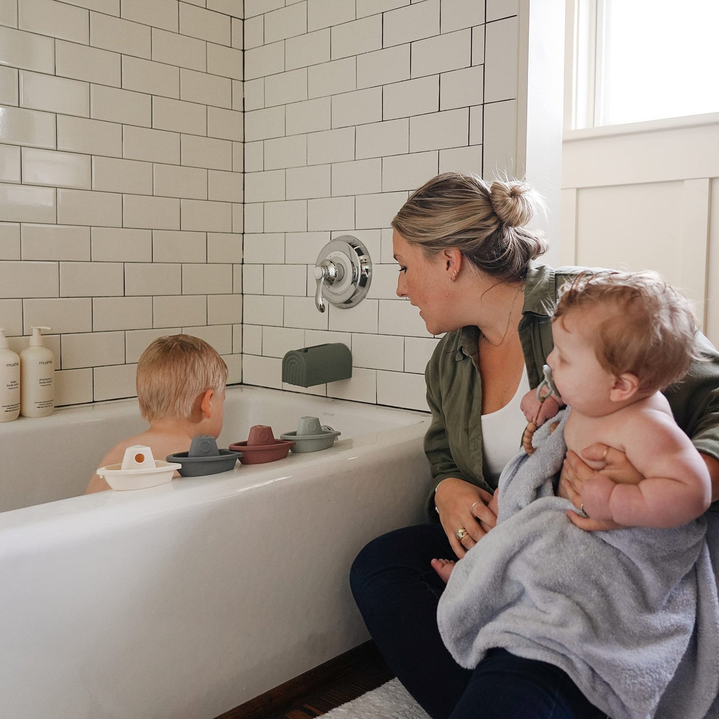 mushie Stackable Bath Boats Toy (Original) | Floating Bathtub Toys for Baby & Toddler, Set of 5 | Made in Denmark