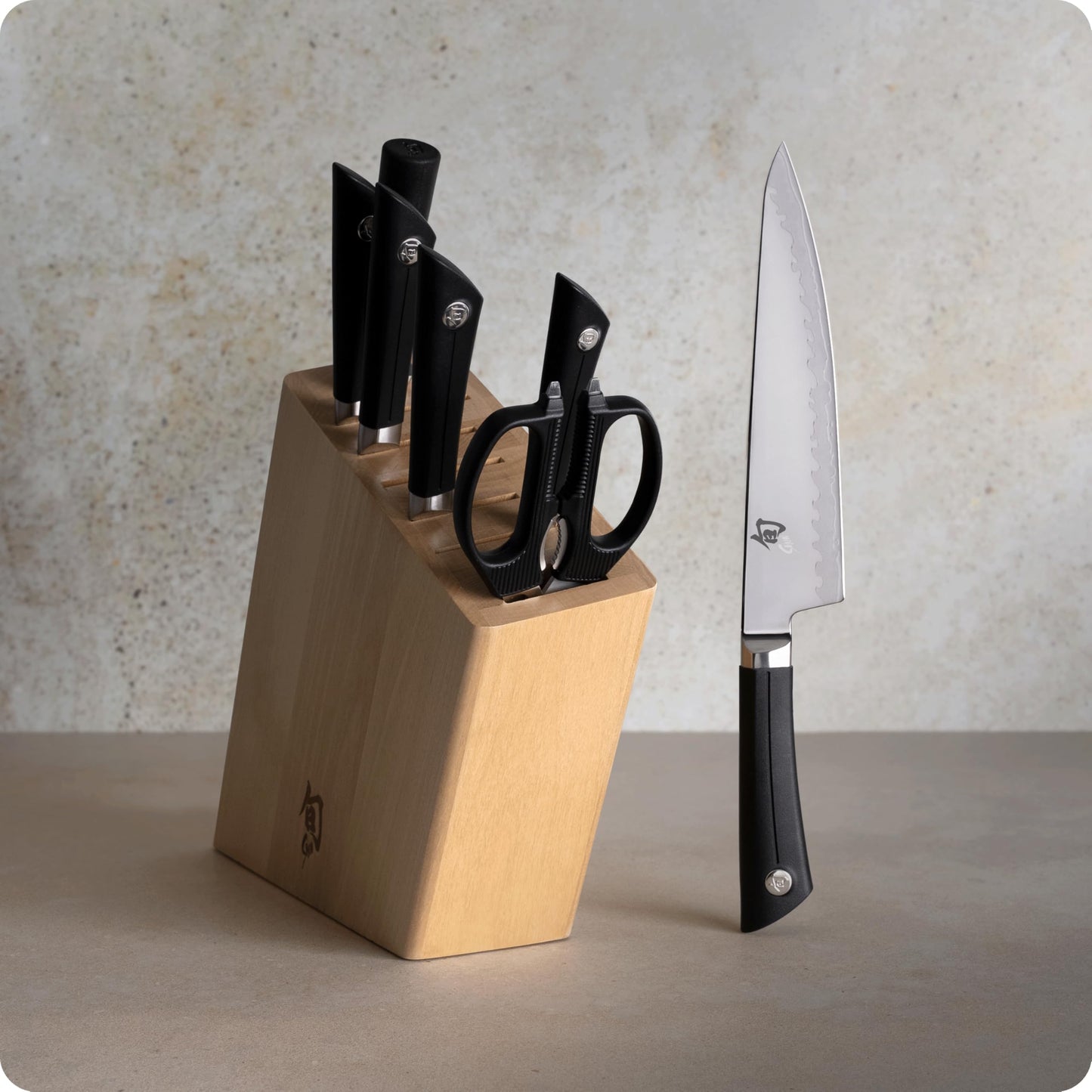 Shun Sora 8 Piece Block Set, Includes 8" Chef's, 3.5" Paring, 6.5" Utility, 6" Nakiri Knife & More, Handcrafted Japanese Knife Set, VG10 Core and 420J Stainless Steel Upper Blades, Balanced Handles