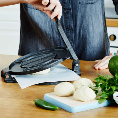 Uno Casa Cast Iron Tortilla Press 8 Inch - Bundle of Skillet for Roti / Comal Pan, Tawa / Dosa Pan Pataconera, Comales para Tortillas