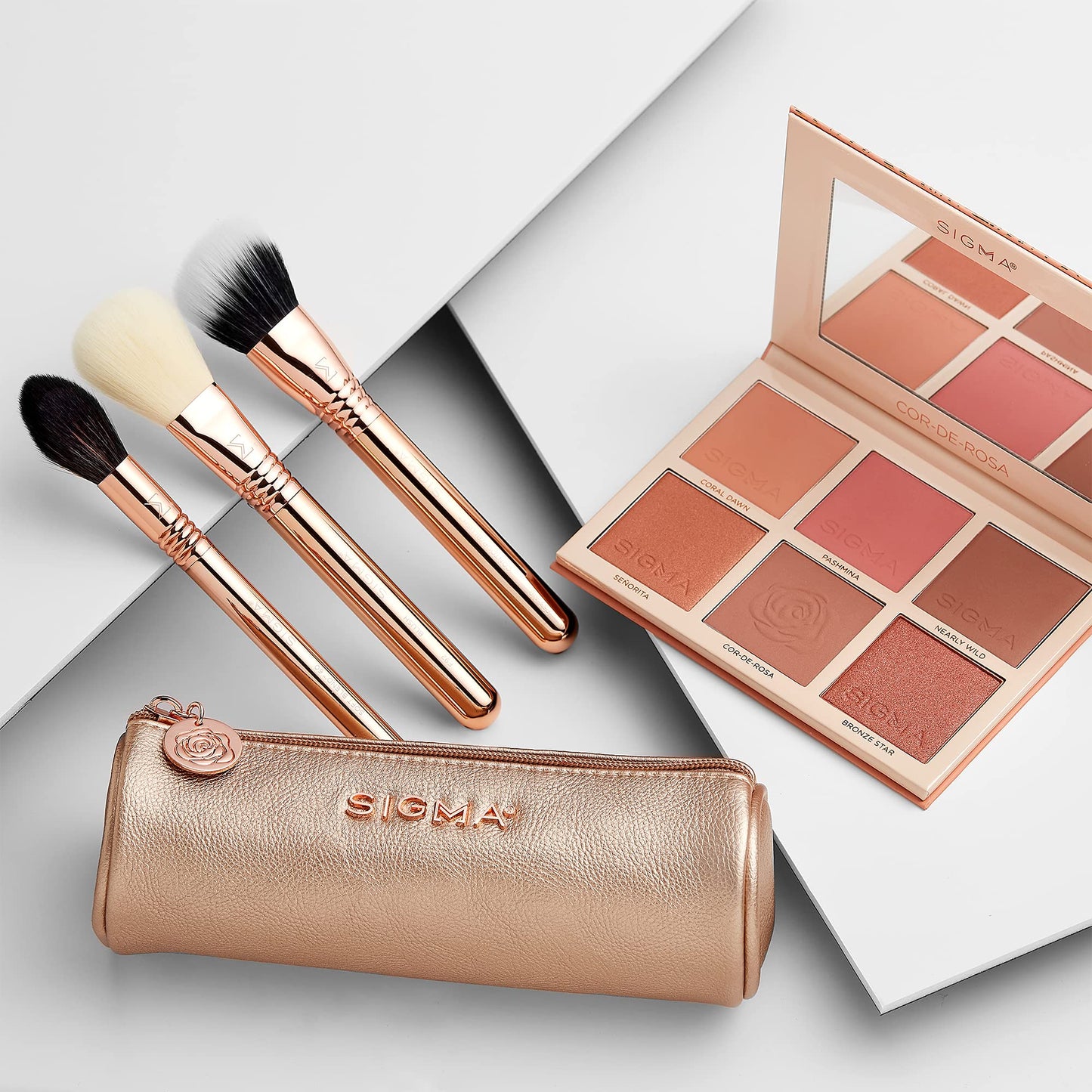 Sigma Beauty Glam ‘N Glow Mini Eye Makeup Brush Set – Set of 3 Eye Makeup Brushes for Blending, Shading, Lining, and Smudging, Includes Stylish Black Small Makeup Bag (4 Pcs)