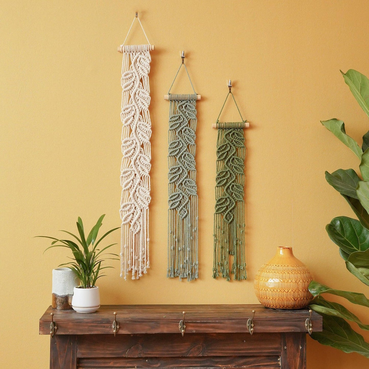 M MANUAL 3 Pcs Macrame Leaf Wall Hanging Bohemian Wall Decor Feathers Wall Art Green Fall Leaf Wall Hanging Boho Headboard Decor Wall Art