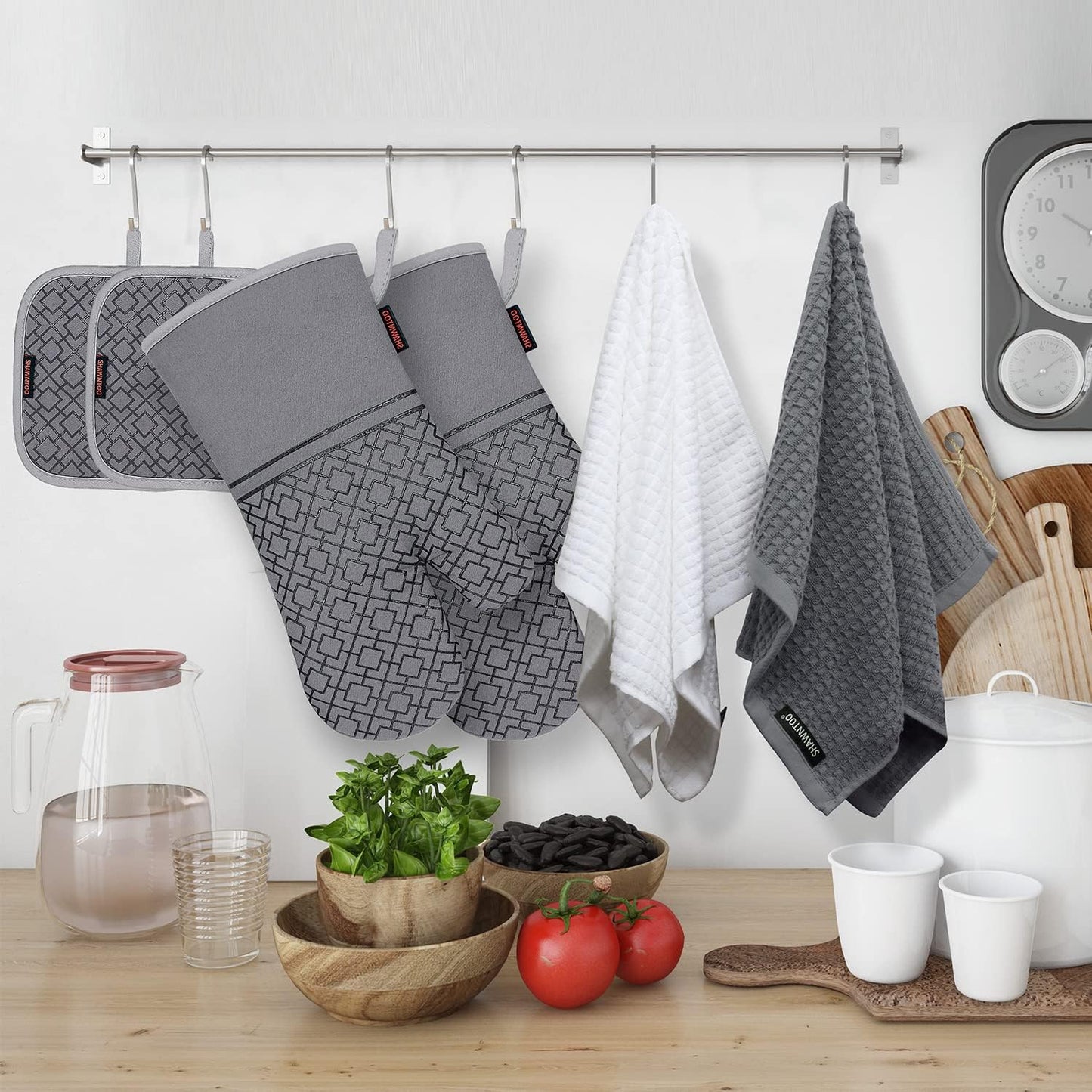 Oven Mitts and Pot Holders Set, 6pcs High Heat Resistant 550 Degree Oven Gloves with Non-Slip Silicone Surface