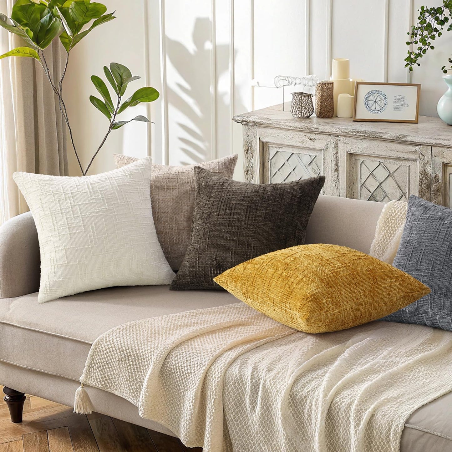 decorUhome Summer Cream White Chenille Throw Pillow Covers 18x18 Set of 2 Textured Cozy Slubby Couch Pillow Covers Modern Farmhouse Boho Decorative Pillow Cases for Bed Sofa Living Room