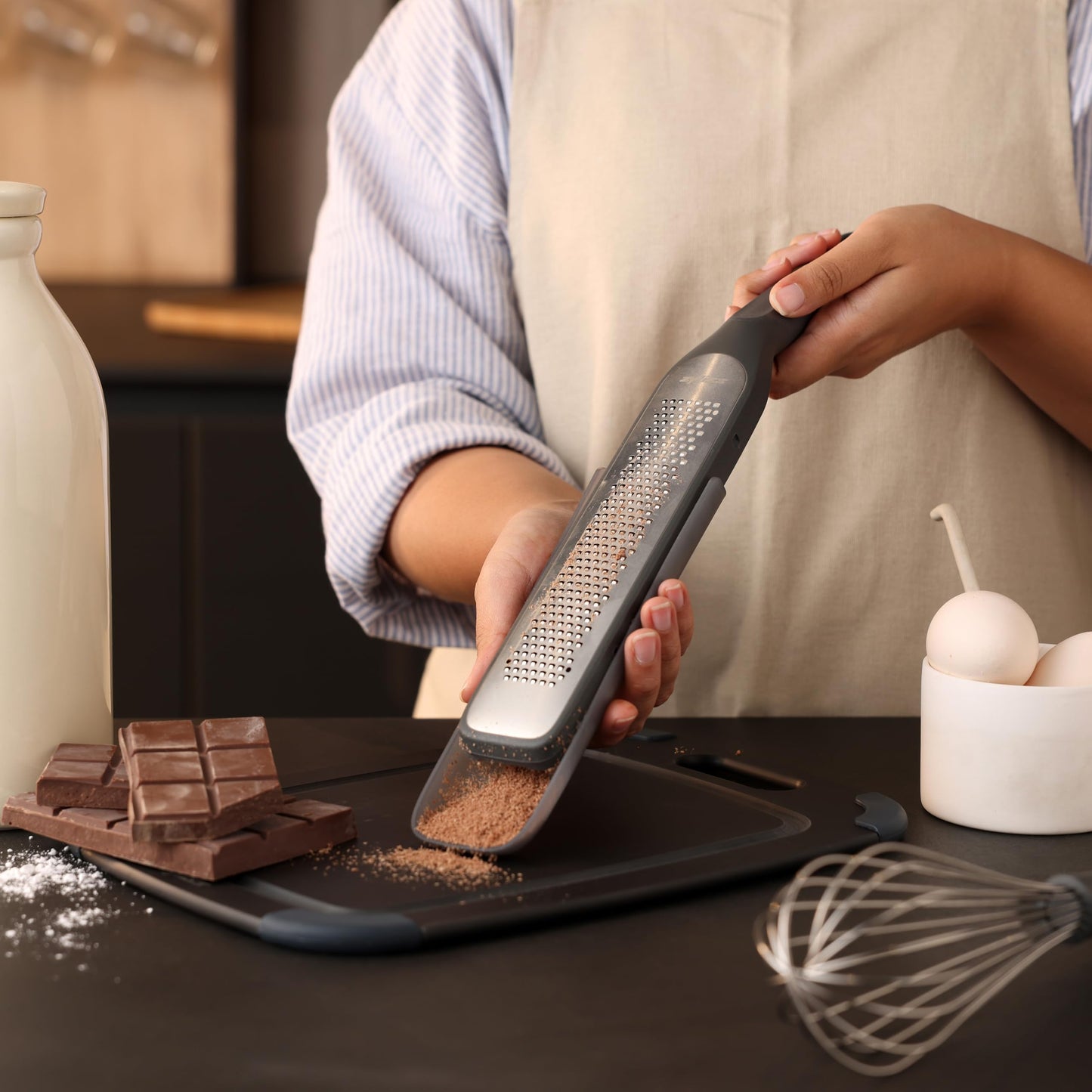 Zyliss Rasp Grater - Handheld Grater with Stainless Steel Blade & Wheat Straw Handle - Ideal for Hard Cheese, Chocolate, Ginger, & More - Protective Cover Doubles as Scraper