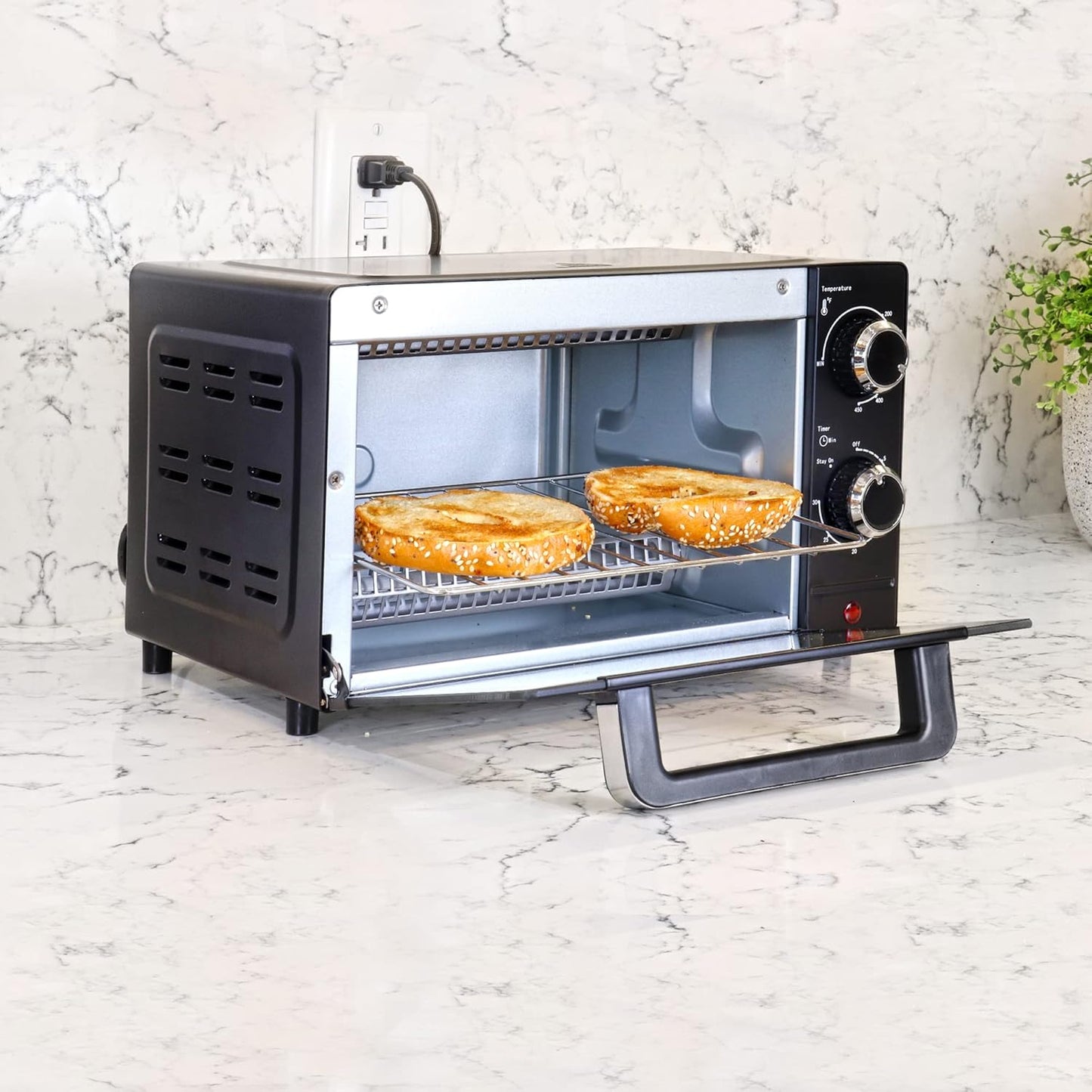 Total Chef 4 Slice Toaster Oven, Compact Kitchen Appliance for Pizza, Bake, Toast, Broil, Black and Stainless Steel