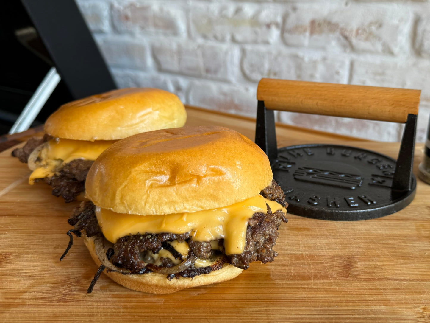 The Burger Smasher™ Pre-Seasoned Heavy Duty Cast Iron Smash Burger Press Kit - Heat Resistant Burger Smasher for Griddle, Food, Chef, Meat & Cooking Press, Hamburger Smasher - 30 Patty Paper