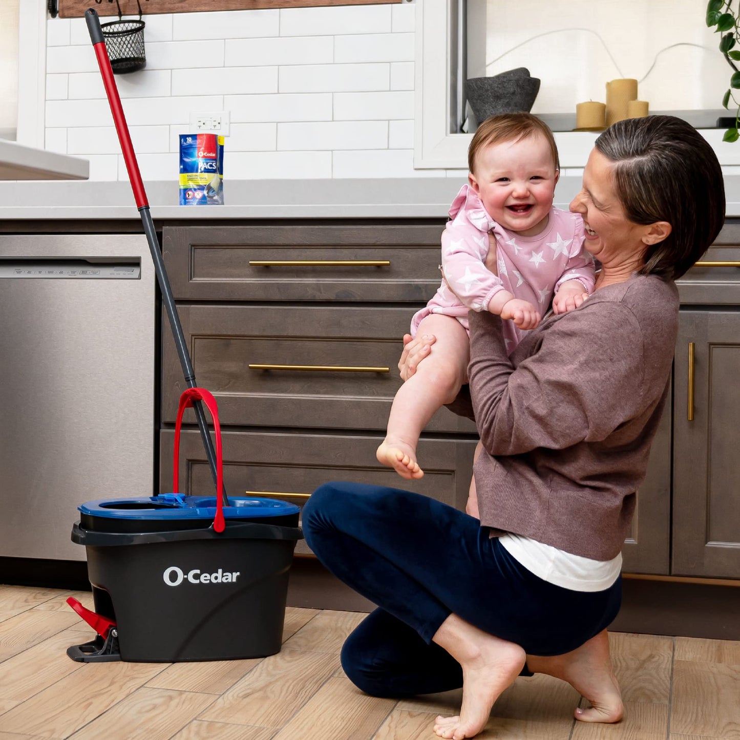 O-Cedar RinseClean Spin Mop & Bucket System + 2 Extra Mop Heads| Clean with Water | Removes 99% of Bacteria