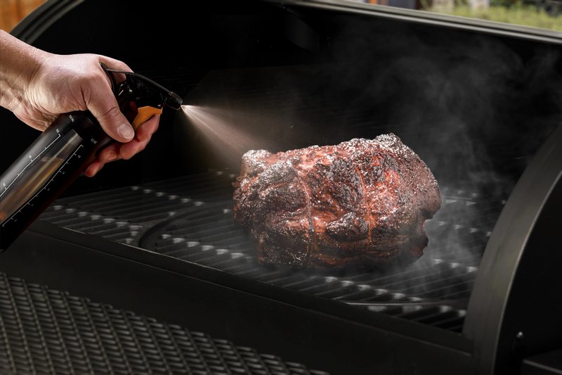 Oklahoma Joe's 2-in-1 Spray Bottle and Marinade Injector, Black - 6285584R06