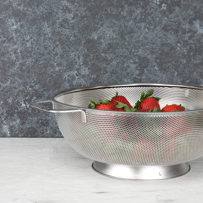Chef Craft Quick Drain Microperforated Colander Set, 1.5 Quart, 2.5 Quart, and 5 Quart 3 Piece Set, Stainless Steel