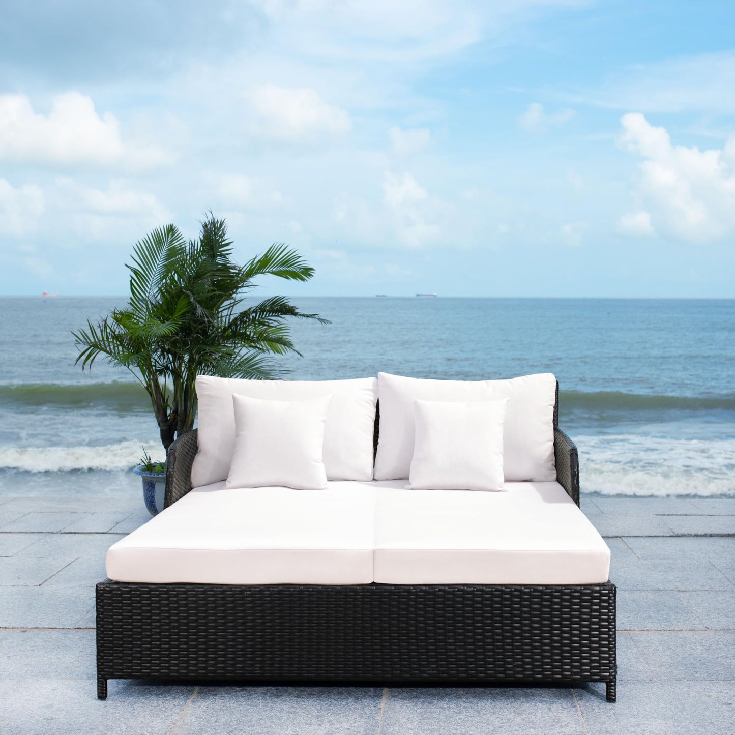 Safavieh PAT7500A Outdoor Collection Cadeo Black and White Cushion Daybed