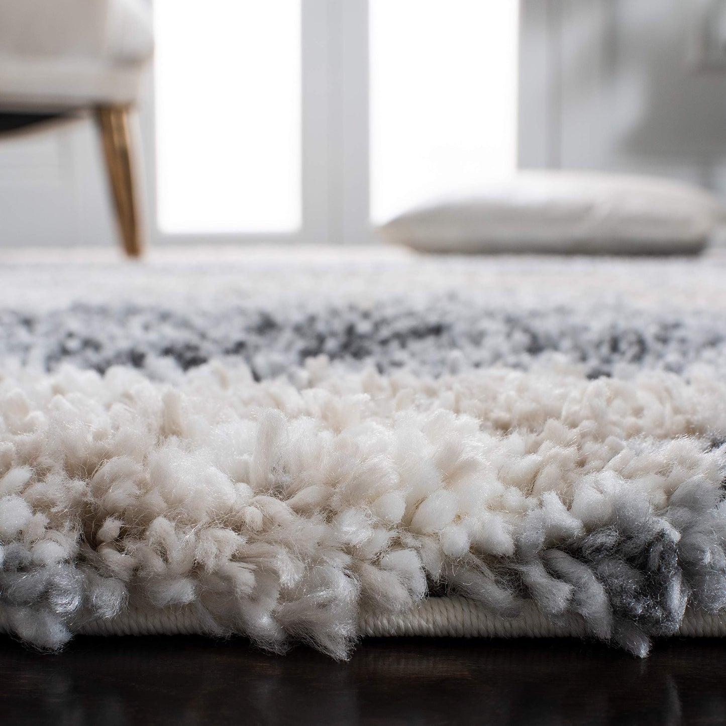SAFAVIEH Area Rug 10x14 - Fontana Shag Collection - Large - Grey & Ivory, Non-Shedding & Easy to Clean, Plush Thick Pile, Ideal for Living Room, Bedroom, Dining Space (FNT853G)