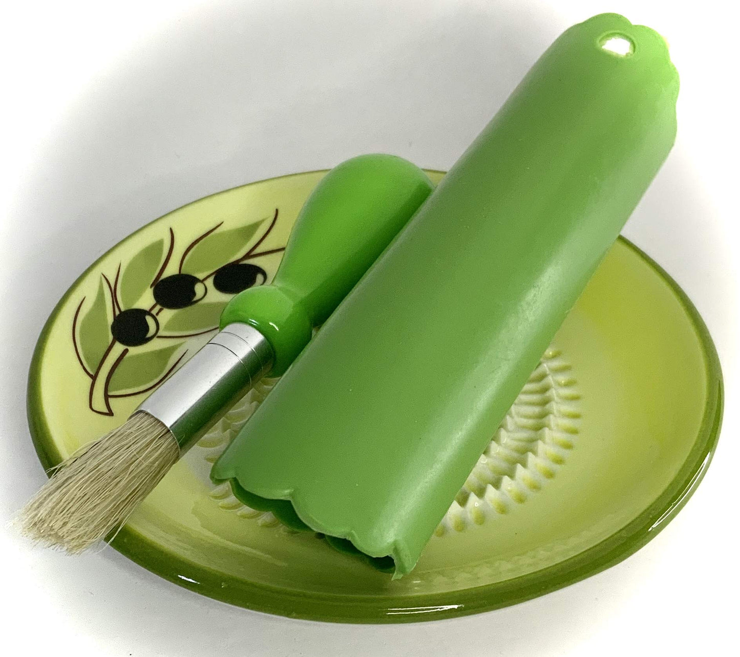 BonCera, All-in-one Premium Ceramic Garlic Grater Plate 4-Piece Set - Yellow Olive Design, Classic Style - For Garlic, Ginger, Chocolate, and more! - Comes with 5.25" Plate, Peeler, Brush, and Stand
