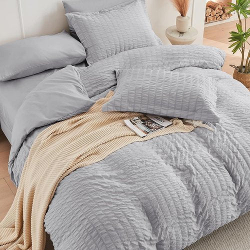 HYMOKEGE Queen Comforter Set - Lightweight 3-Piece Bedding Set with Soft Down Alternative - Light Grey