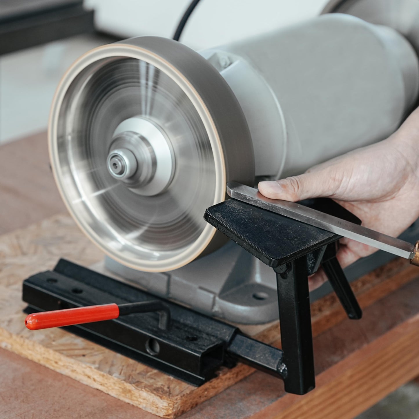 Lathe Tool Sharpening Jig, Multi-Grind Jig for Grinders, Woodturning Chisels and Tools, Sharpening Gouges, Chisels, Scrapers, Parting tools, Skews, and Carving Tools.